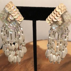 Mother of Pearl Dangle pierced earrings